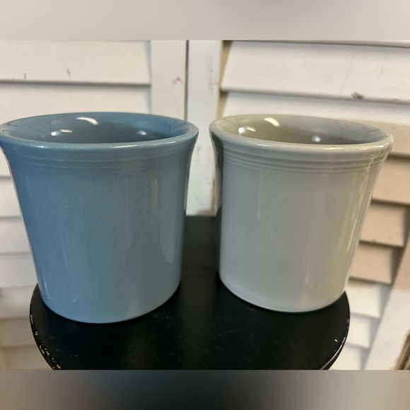 Fiesta USA 2 mugs Fiestaware marked on bottom - soft gray and blue pair - Picture 8 of 8